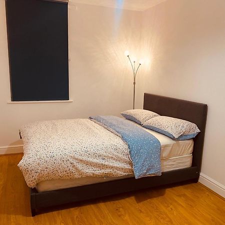 Lovely Cozy One Bedroom Apartment In Whitechapel Londra Exterior foto